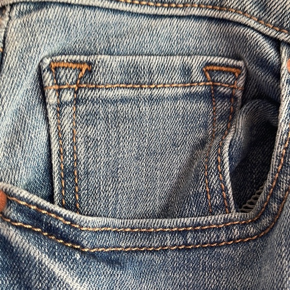 Blue Jeans Curvy Mid Rise - Picture 3 of 9